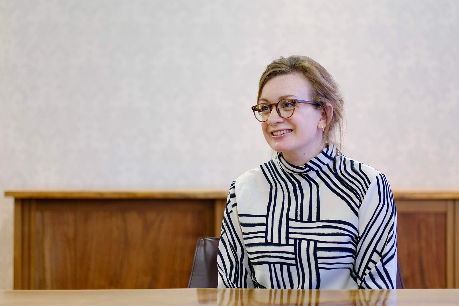 【Laura Rhys】英国女性マスターソムリエの場合｜THEワインキャリア