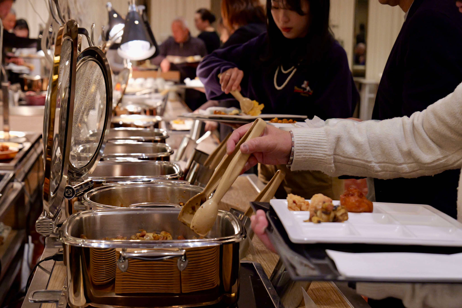 2025年1月、リゾートラスト グランドエクシブ軽井沢様のブッフェコーナーのワインを担当致しました